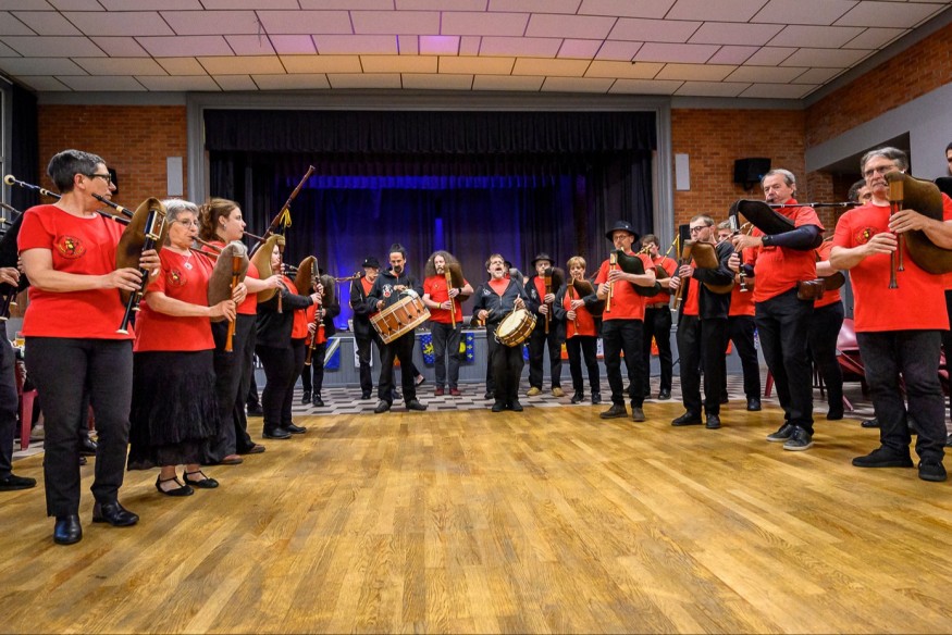 ZAT FOLK UYLENFEEST 2025 LA FRATERNELLE DES CORNEMUSES