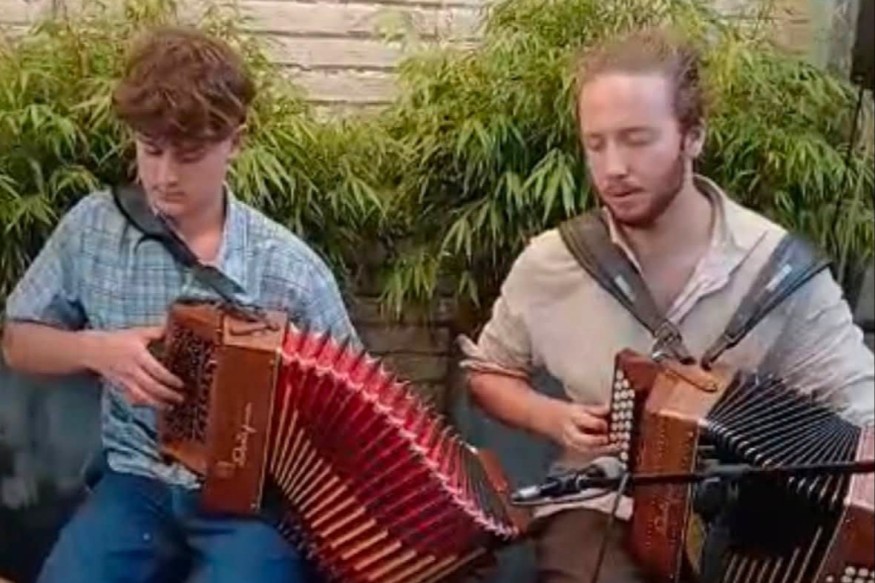 ZAT FOLK DUO MOBILETTE